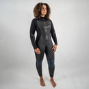 Women’s Xenos 7mm wetsuit for optimal comfort and easy donning, featuring stretch neoprene and thermal lining.